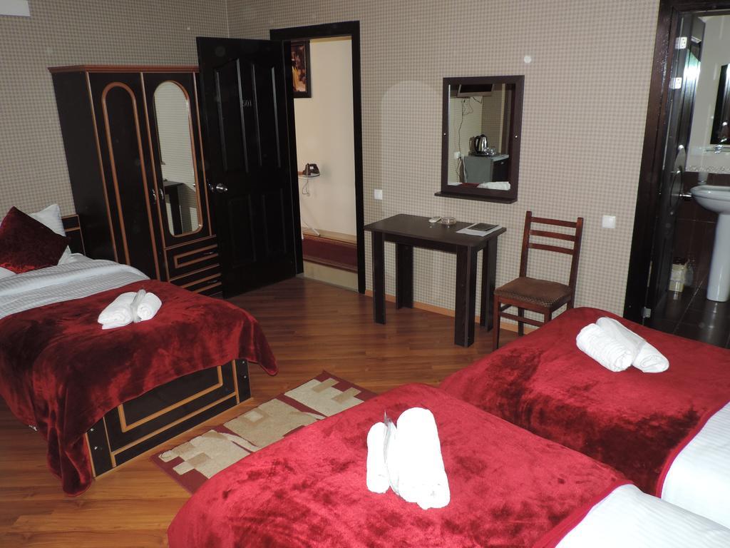 Begi Hotel Тбилиси Екстериор снимка