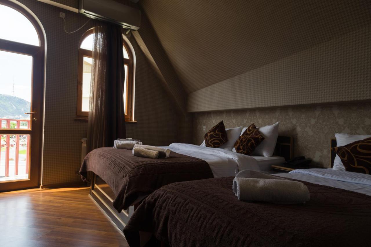 Begi Hotel Тбилиси Екстериор снимка
