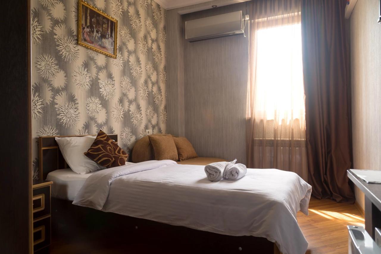 Begi Hotel Тбилиси Екстериор снимка
