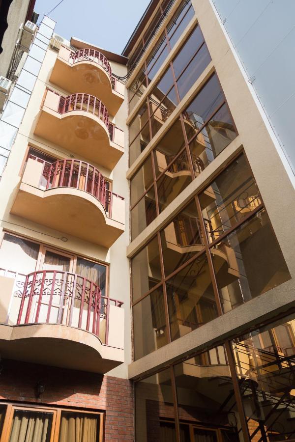 Begi Hotel Тбилиси Екстериор снимка